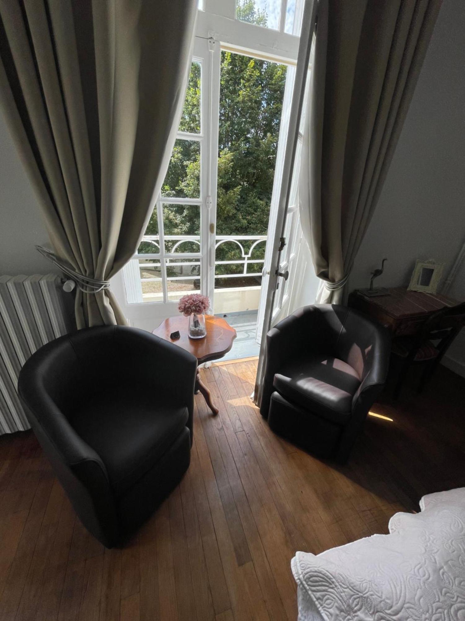 Vue Du Chateau D'Excideuil En Chambres Buitenkant foto